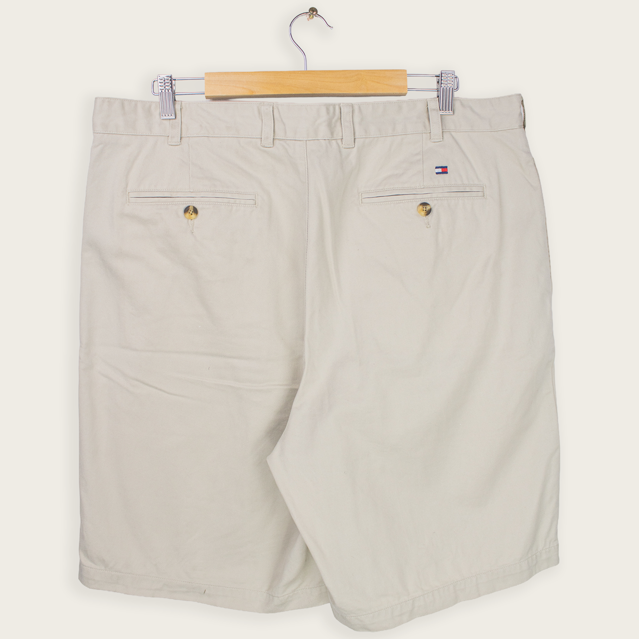 VINTAGE TOMMY HILFIGER PLEATED SHORTS - 38"