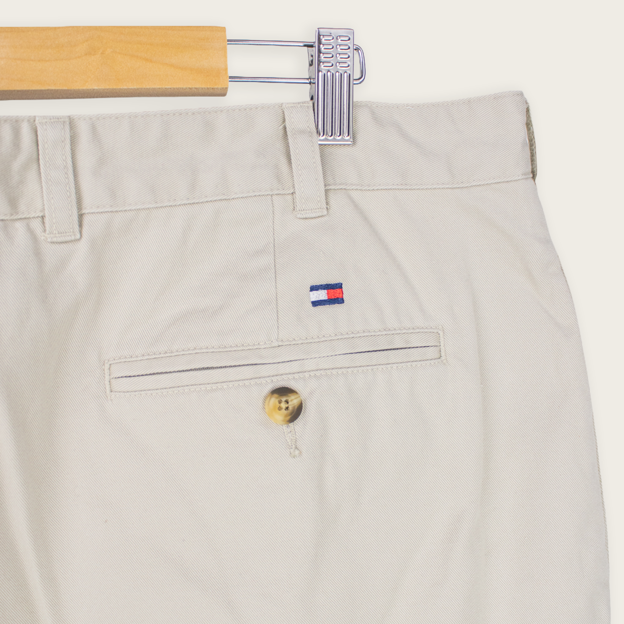 VINTAGE TOMMY HILFIGER PLEATED SHORTS - 38"