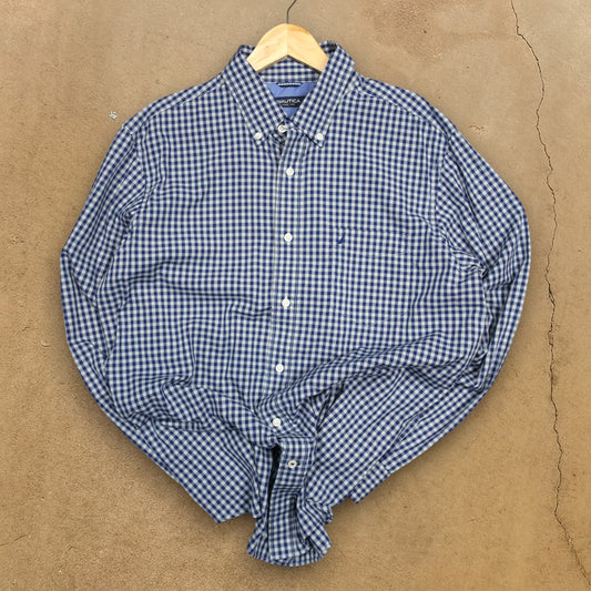 VINTAGE LONG-SLEEVE NAUTICA BUTTON-UP SHIRT - L