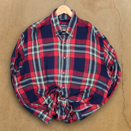 VINTAGE LONG-SLEEVE NAUTICA PLAID BUTTON-UP SHIRT - L/XL