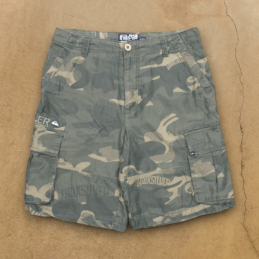 VINTAGE QUIKSILVER CARGO SHORTS - 32"