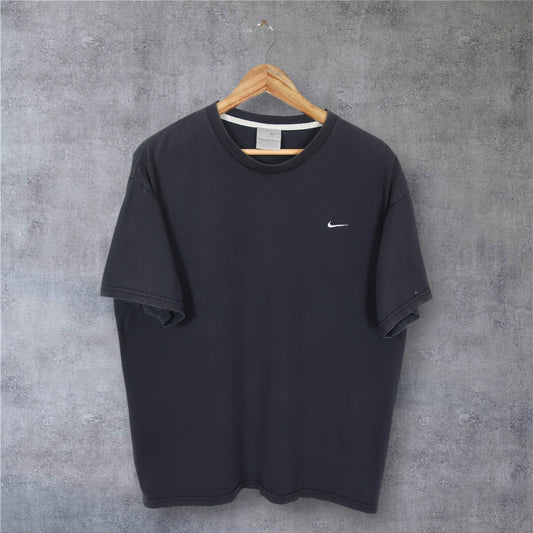 VINTAGE NIKE T-SHIRT - L