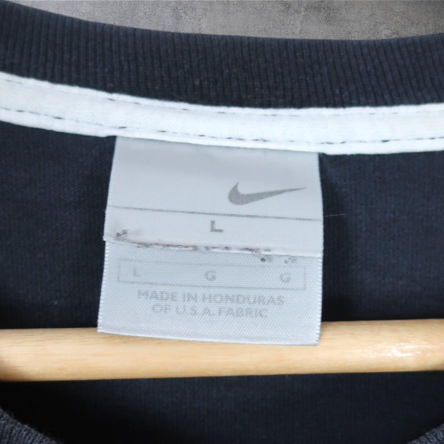 VINTAGE NIKE T-SHIRT - L