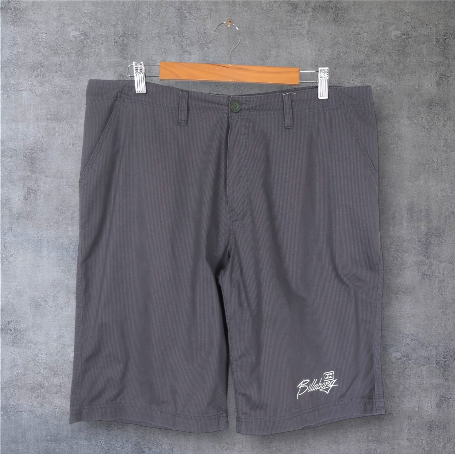 VINTAGE BILLABONG SHORTS - 38"