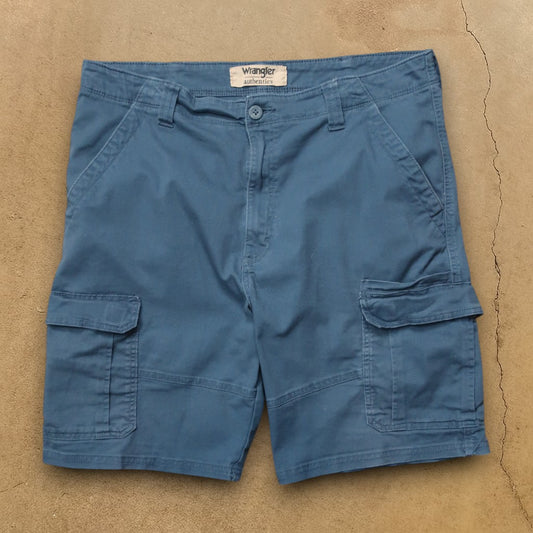 VINTAGE WRANGLER CARGO SHORTS - 36"