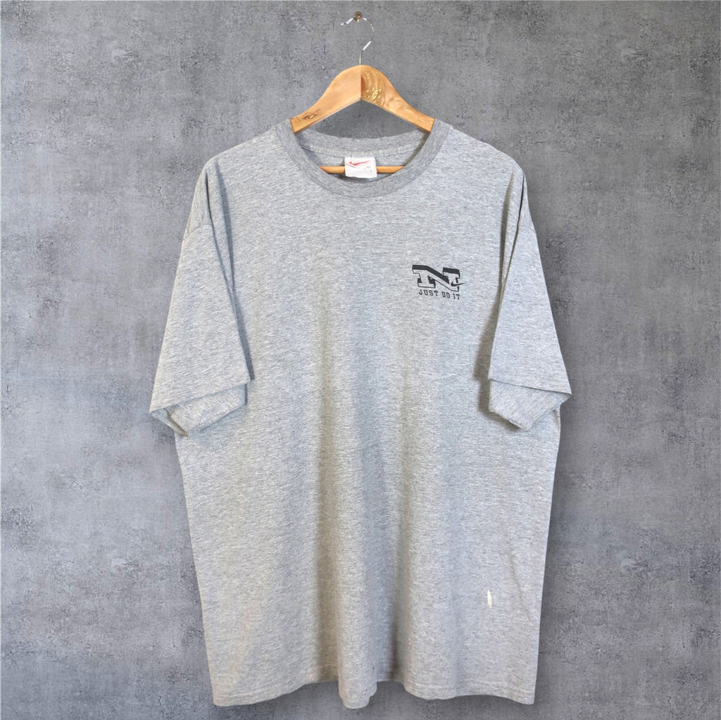 VINTAGE NIKE T-SHIRT - XL