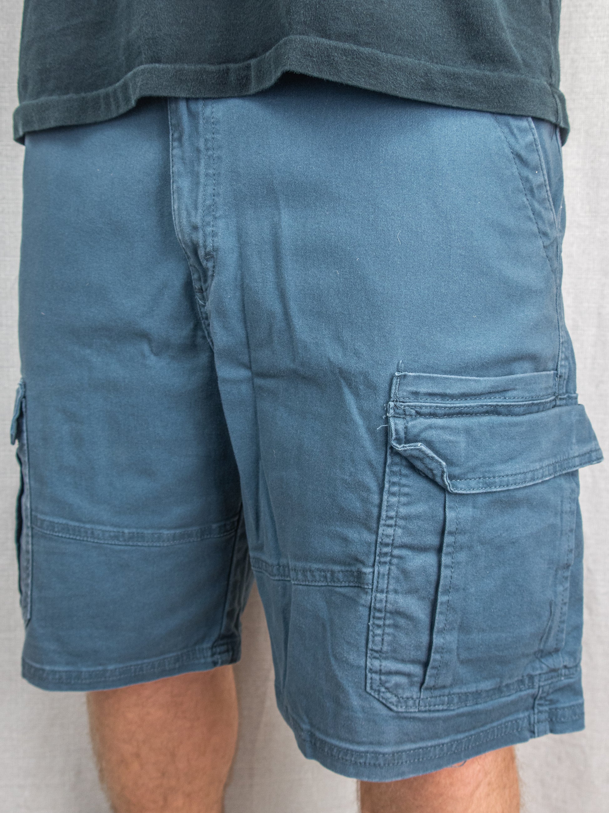 00's Wrangler Cargo Shorts - 36"