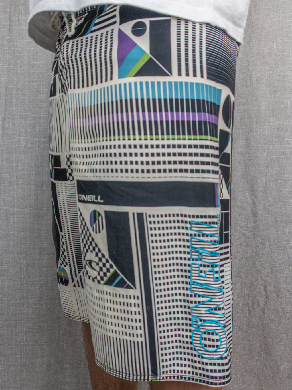 00's O'Neill Board Shorts- 32"