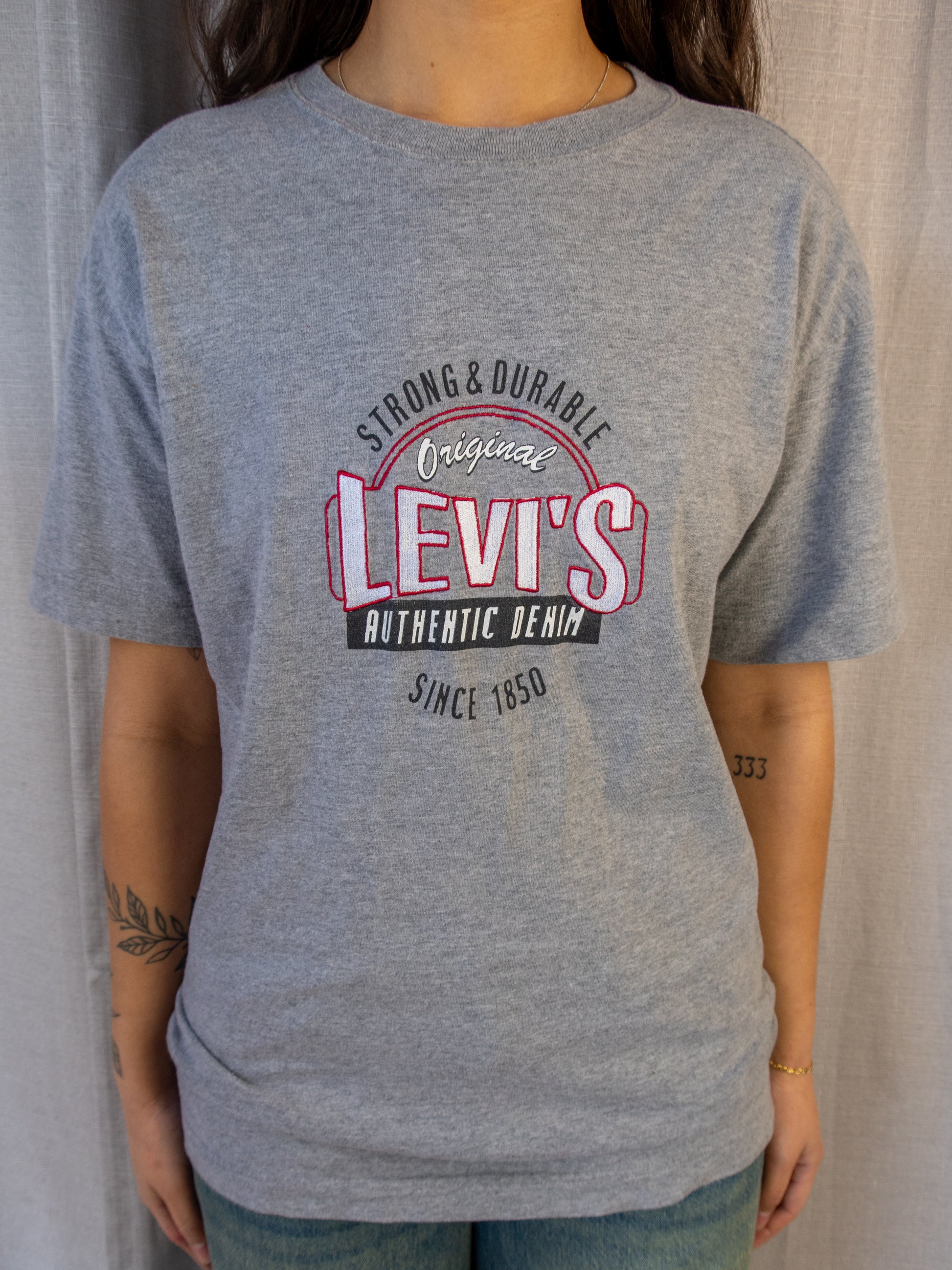 Vintage Levi’s T-Shirt - Heritage Logo Graphic - Size S