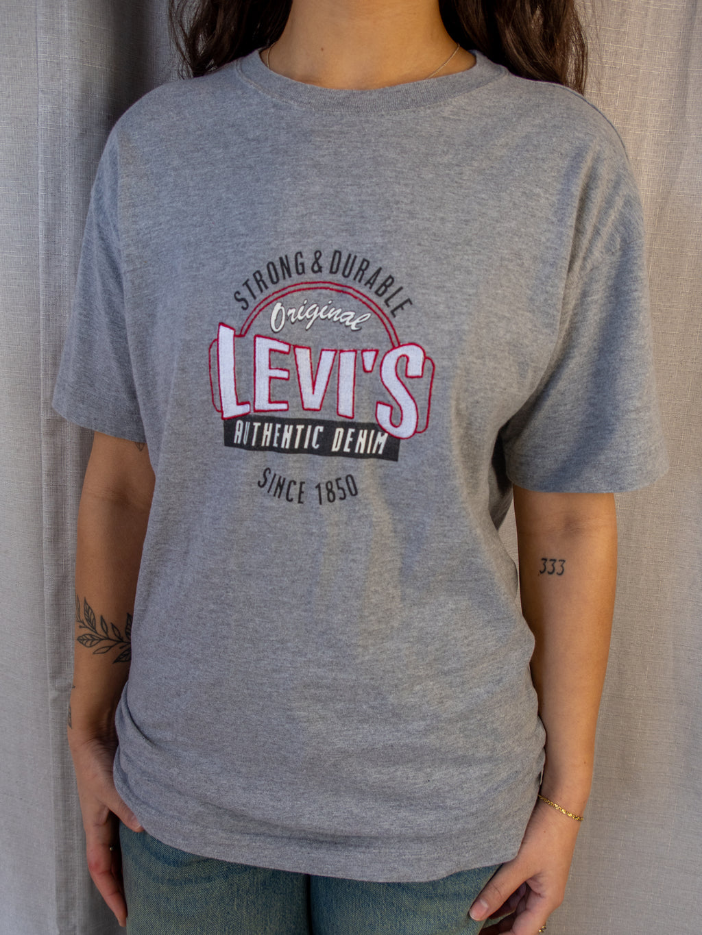 Vintage Levi’s T-Shirt - Heritage Logo Graphic - Size S