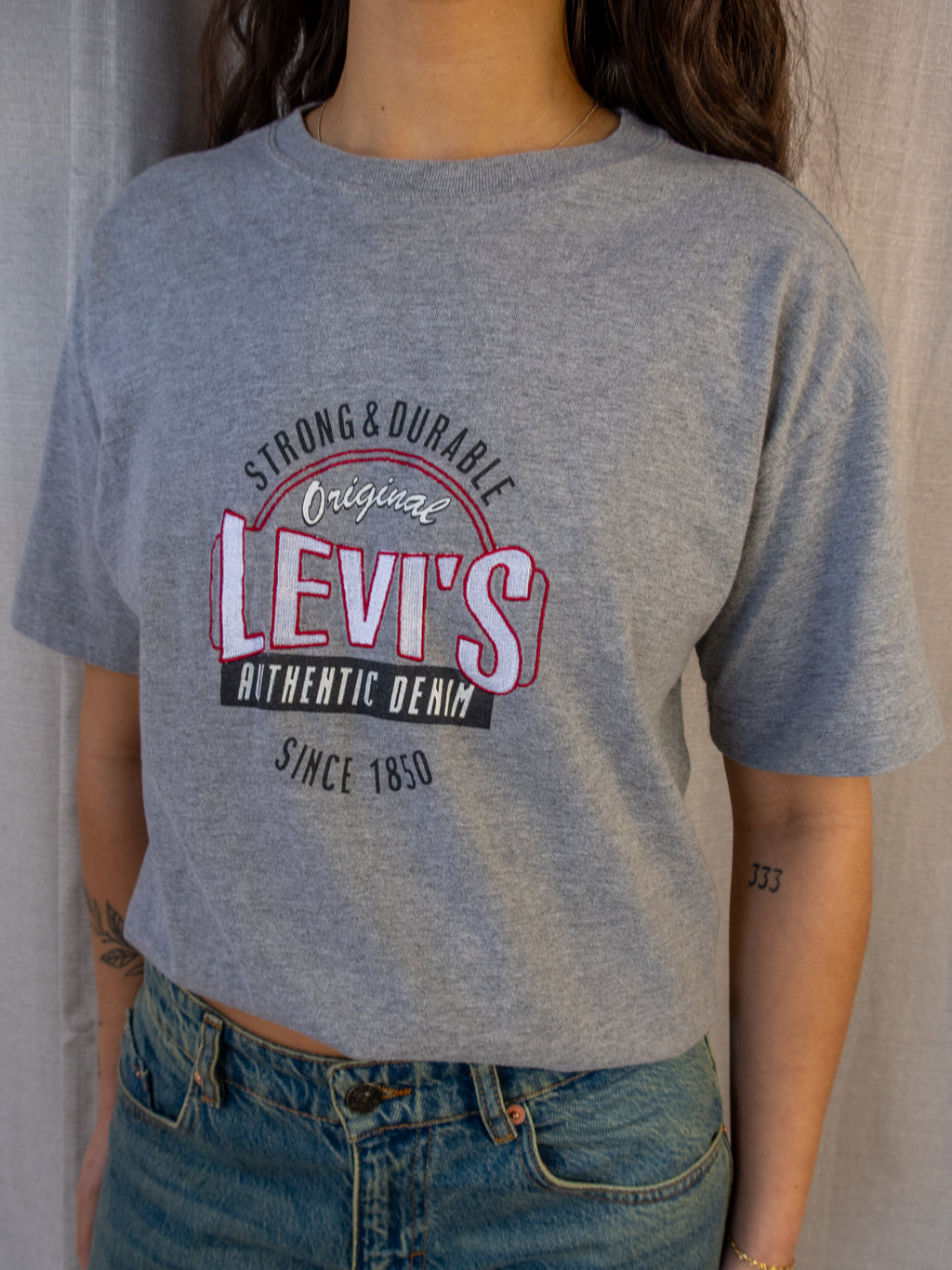 Vintage Levi’s T-Shirt - Heritage Logo Graphic - Size S