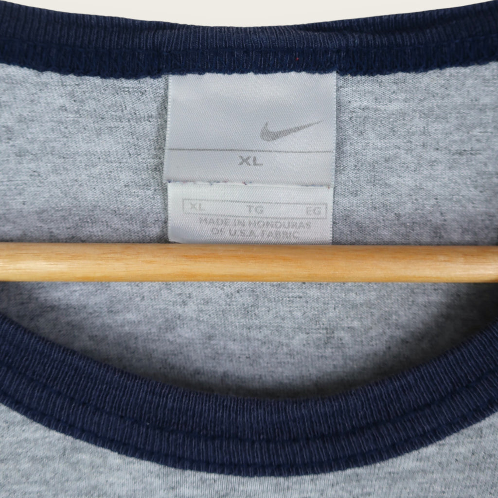 VINTAGE NIKE T-SHIRT - XL