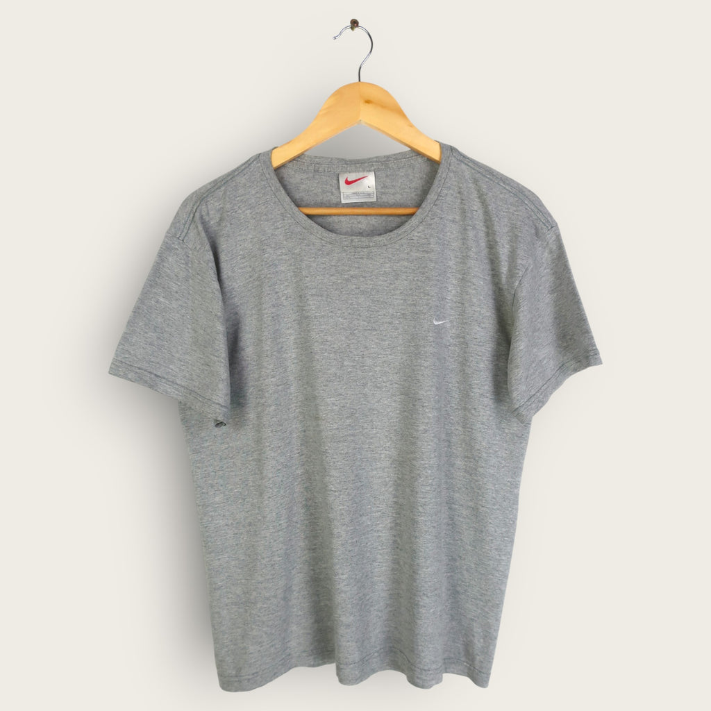 VINTAGE NIKE T-SHIRT - L