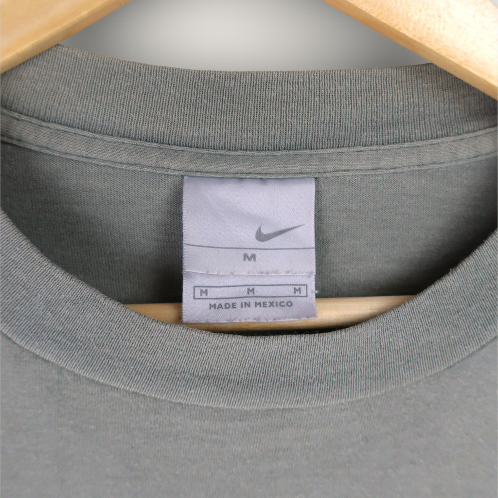 VINTAGE NIKE T-SHIRT - M