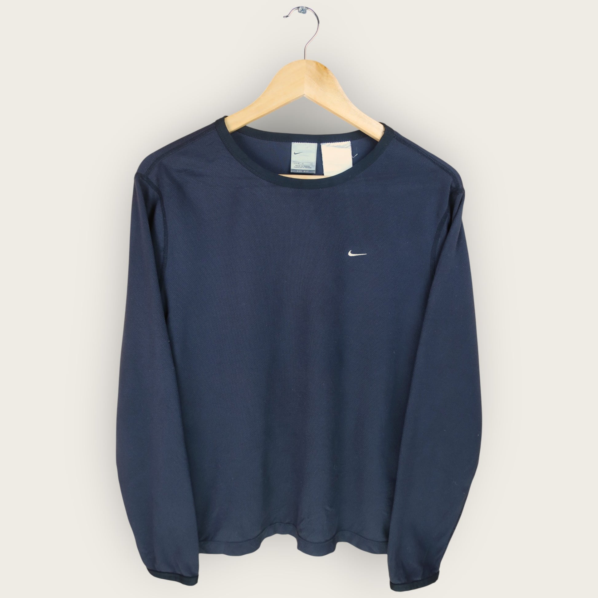 VINTAGE LONG-SLEEVE NIKE DRI-FIT T-SHIRT – M/L