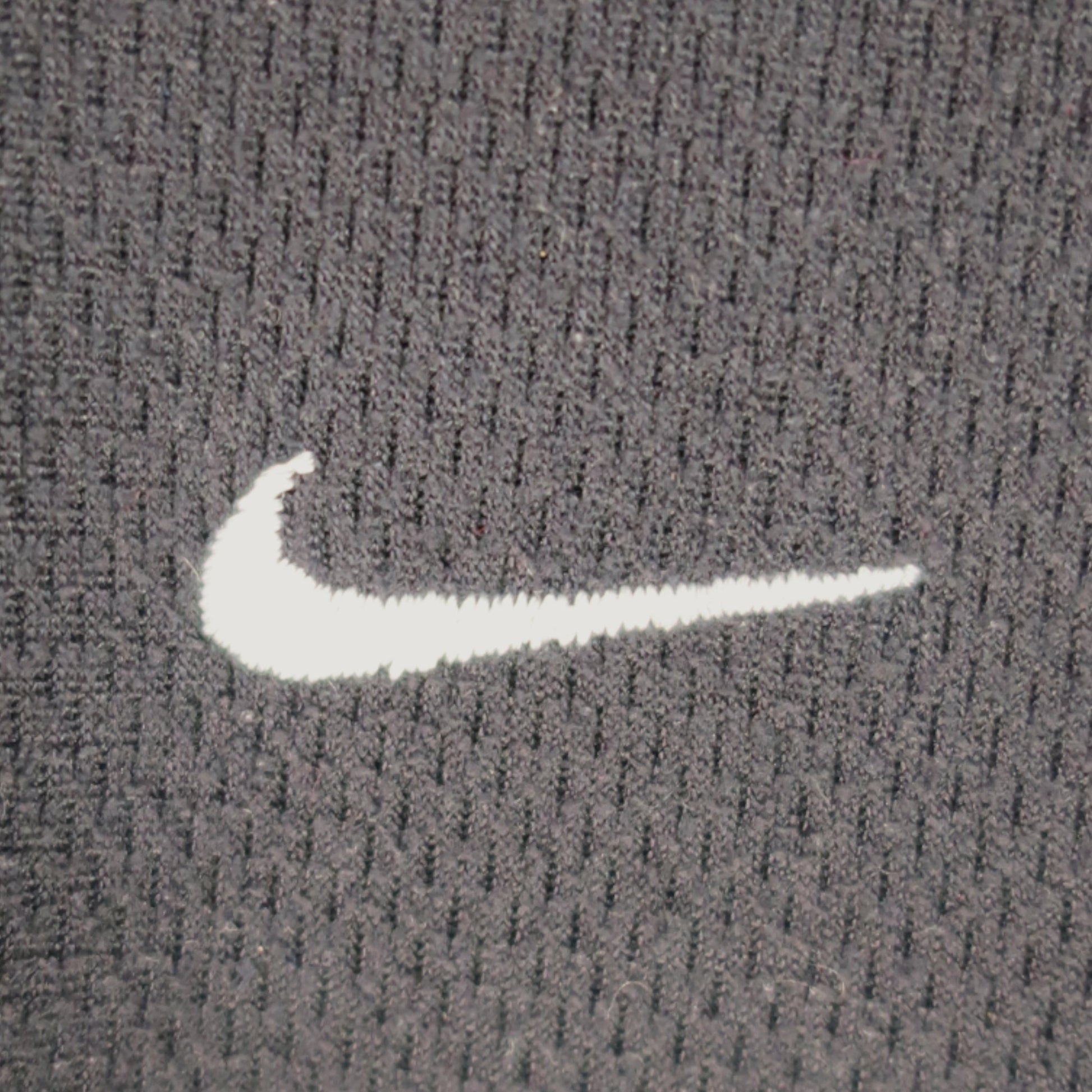 VINTAGE LONG-SLEEVE NIKE DRI-FIT T-SHIRT – M/L
