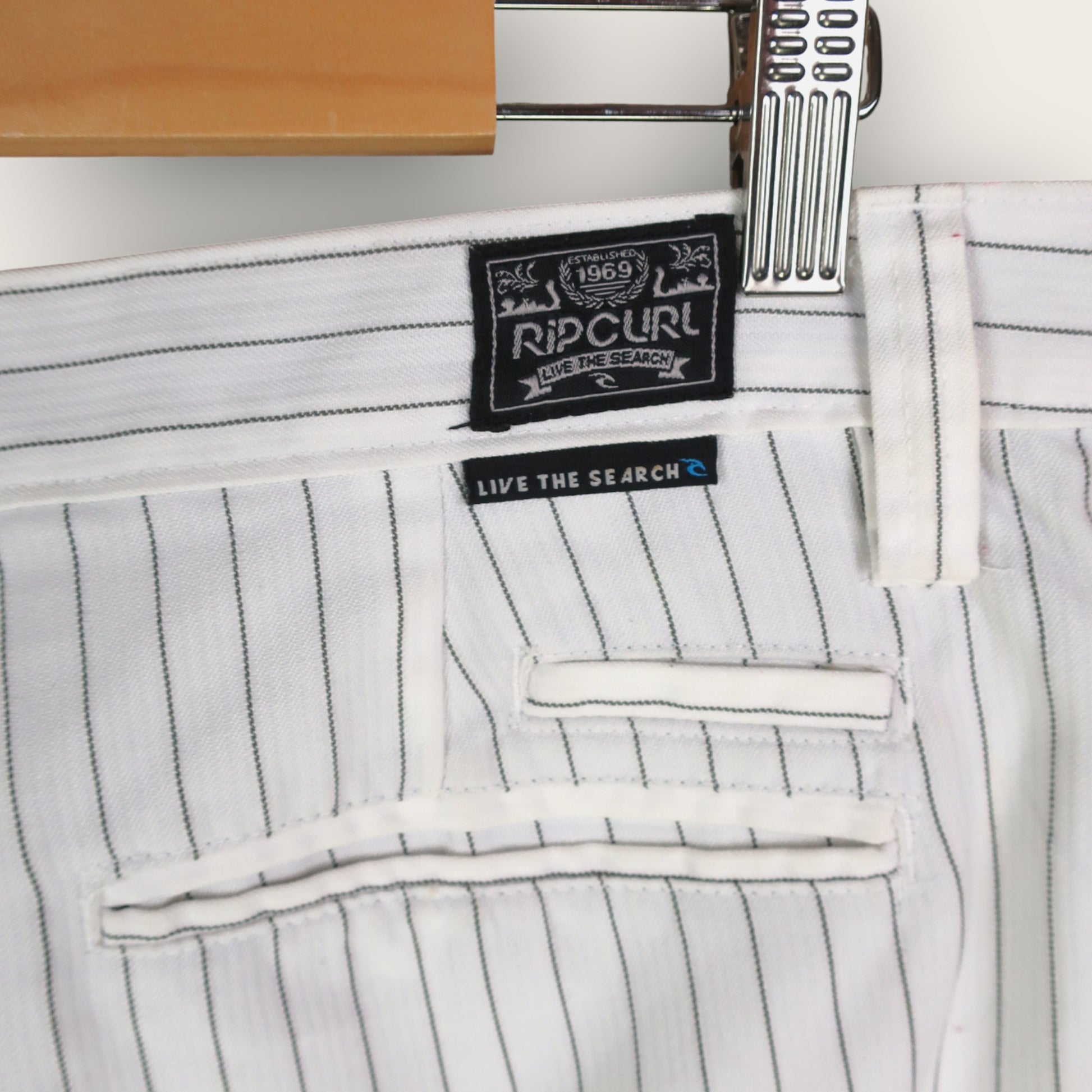 VINTAGE RIPCURL SHORTS - 34"