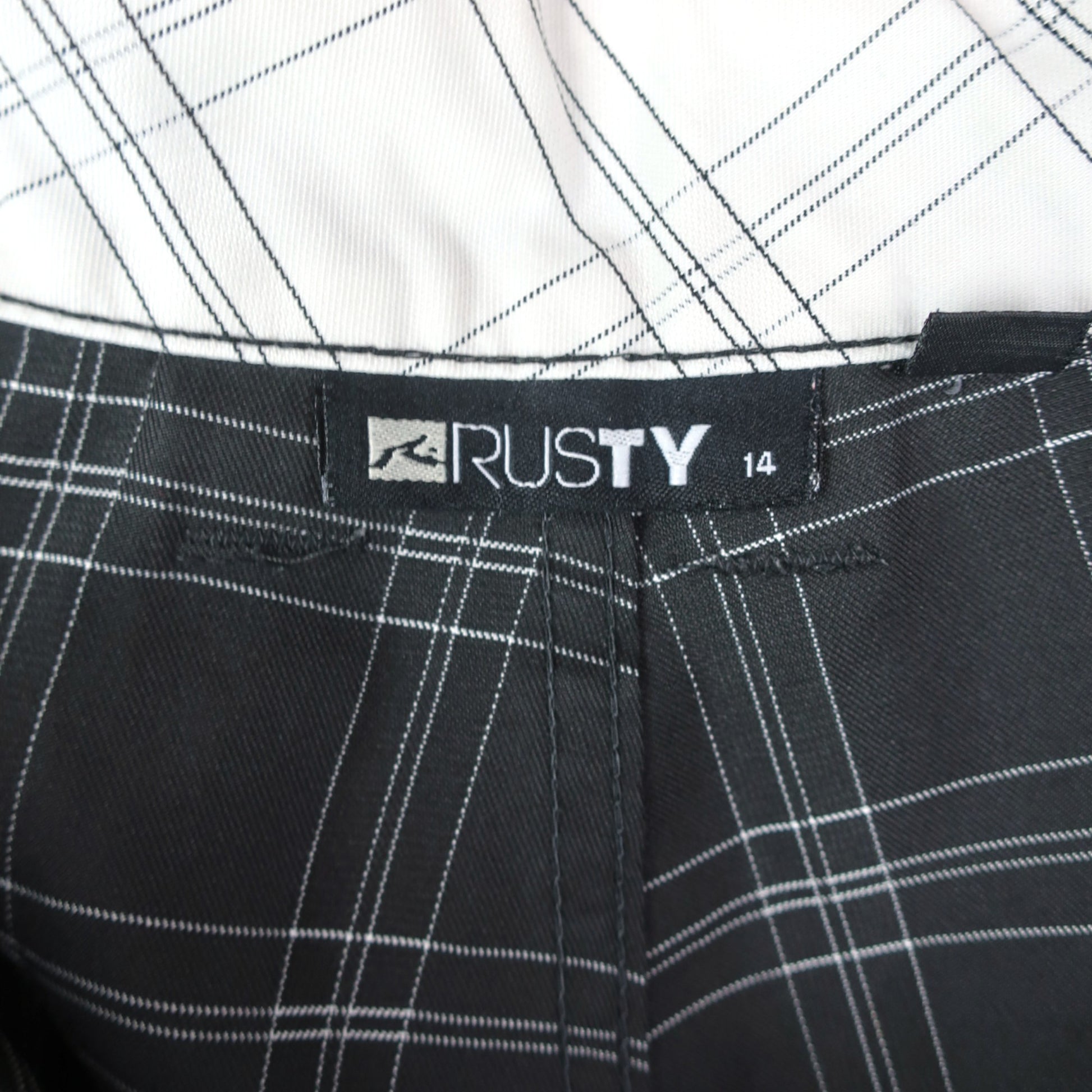 VINTAGE WMNS RUSTY SHORTS - 14