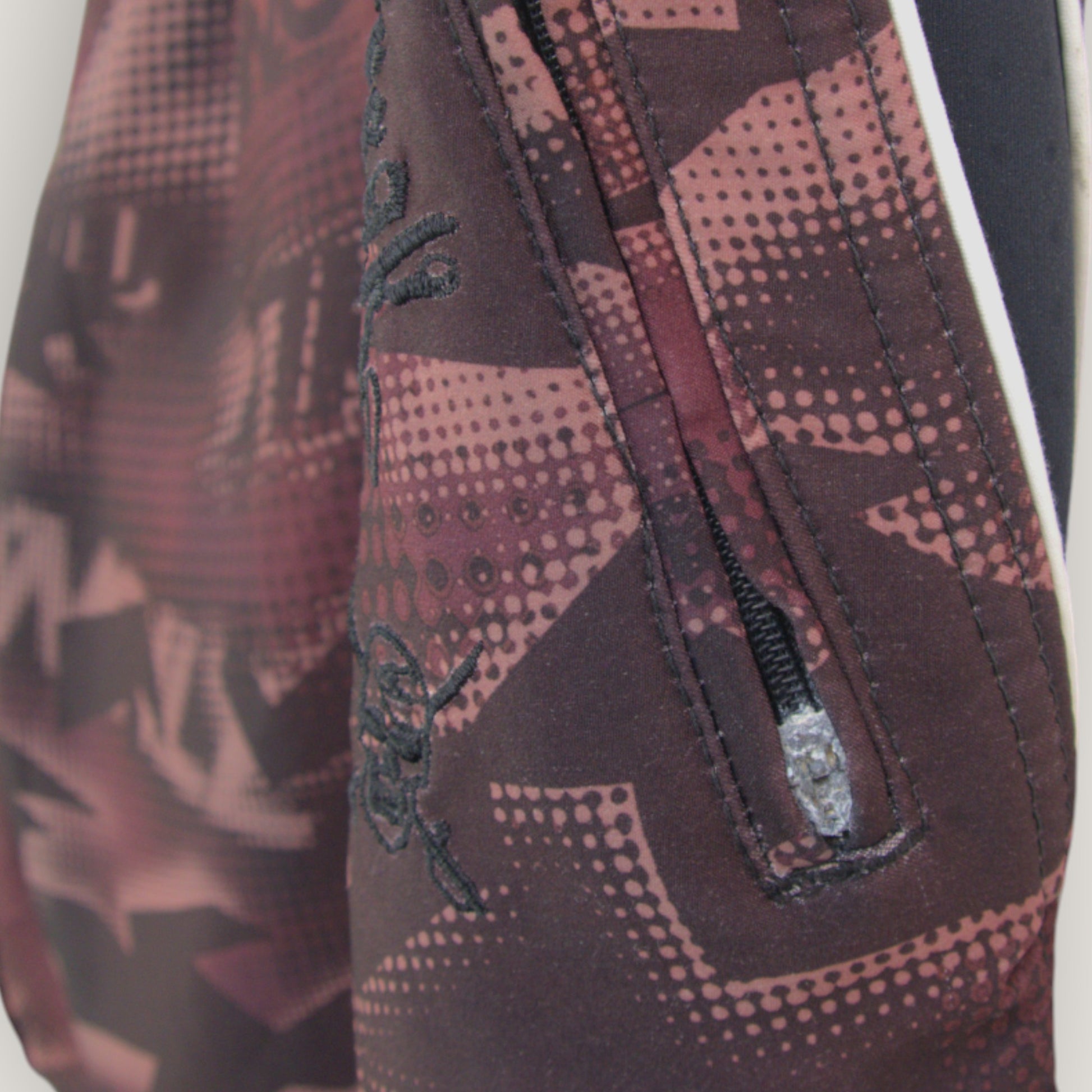 VINTAGE O'NEILL BOARD SHORTS - 36"