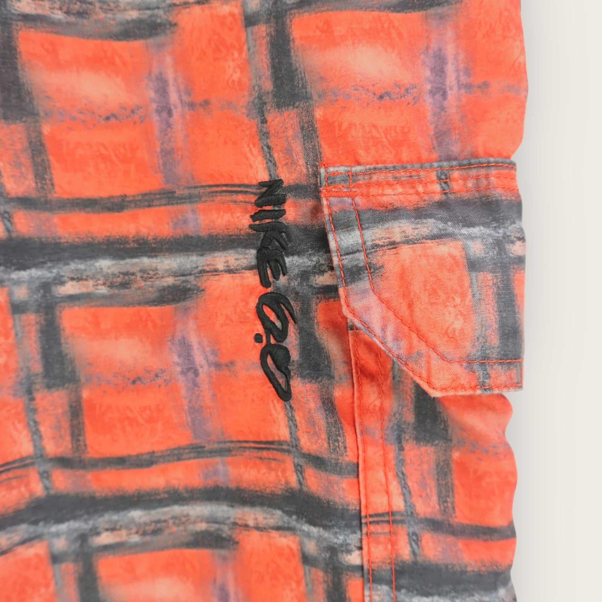 VINTAGE NIKE 6.0 BOARD SHORTS - 34"