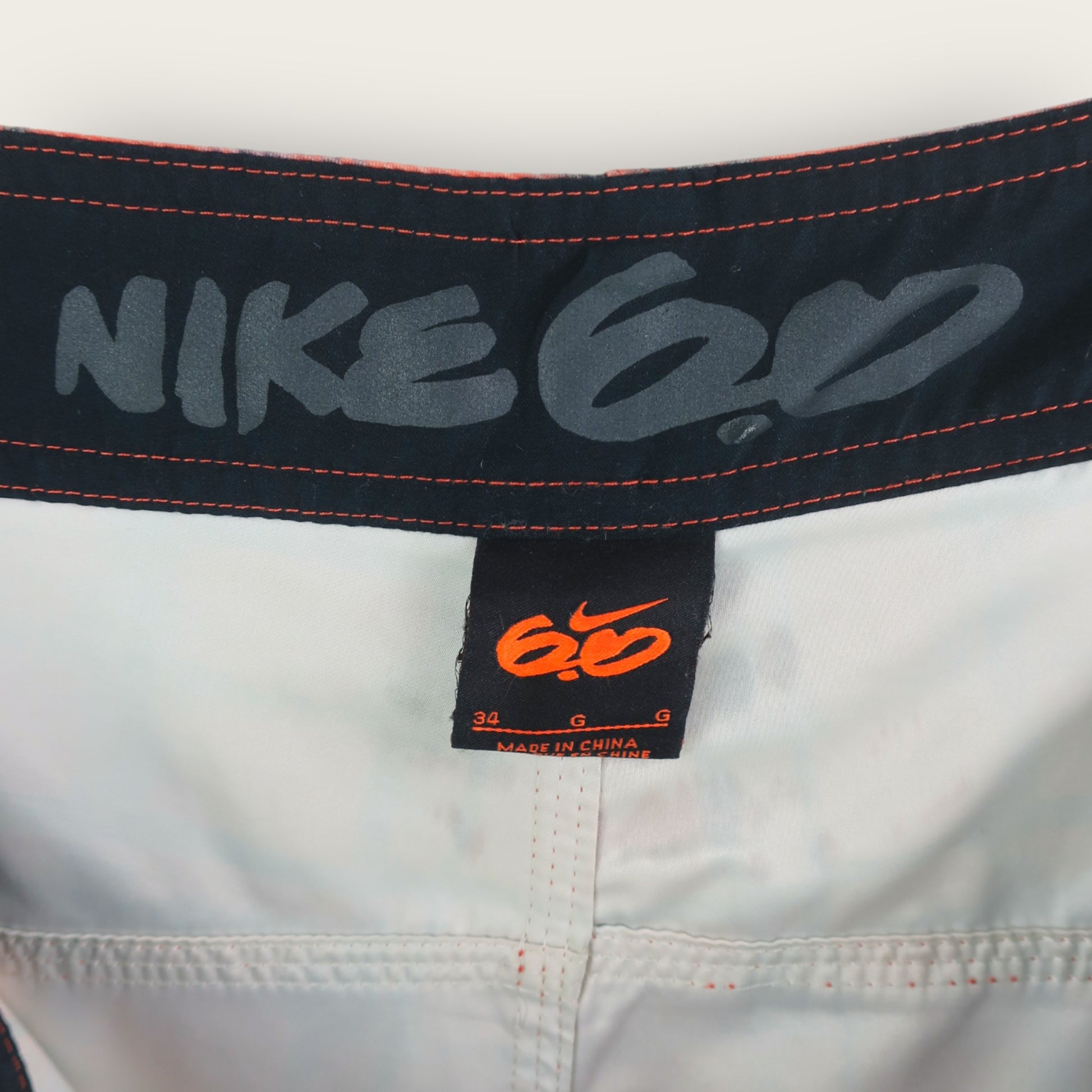 VINTAGE NIKE 6.0 BOARD SHORTS - 34"
