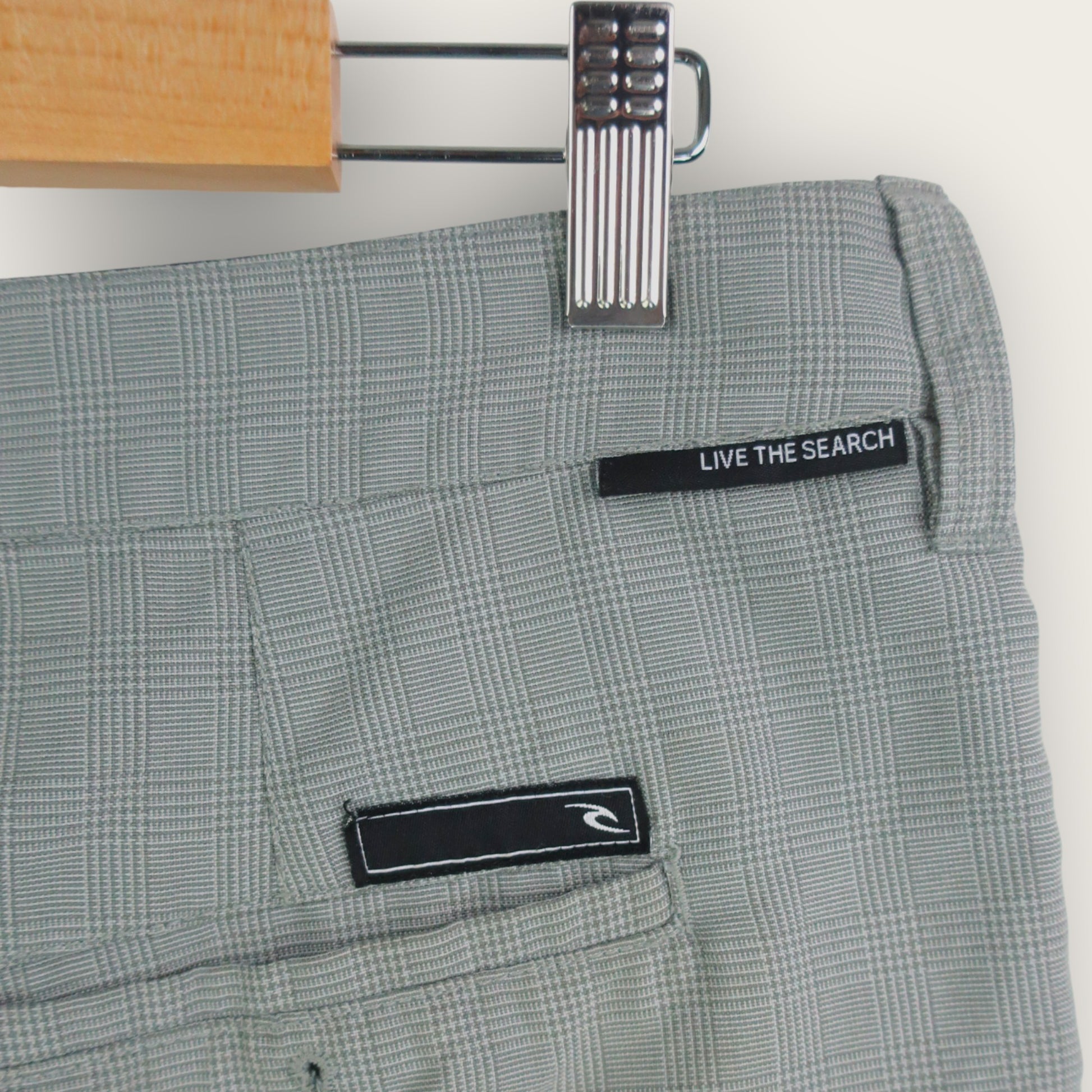 VINTAGE RIPCURL SHORTS - 33"