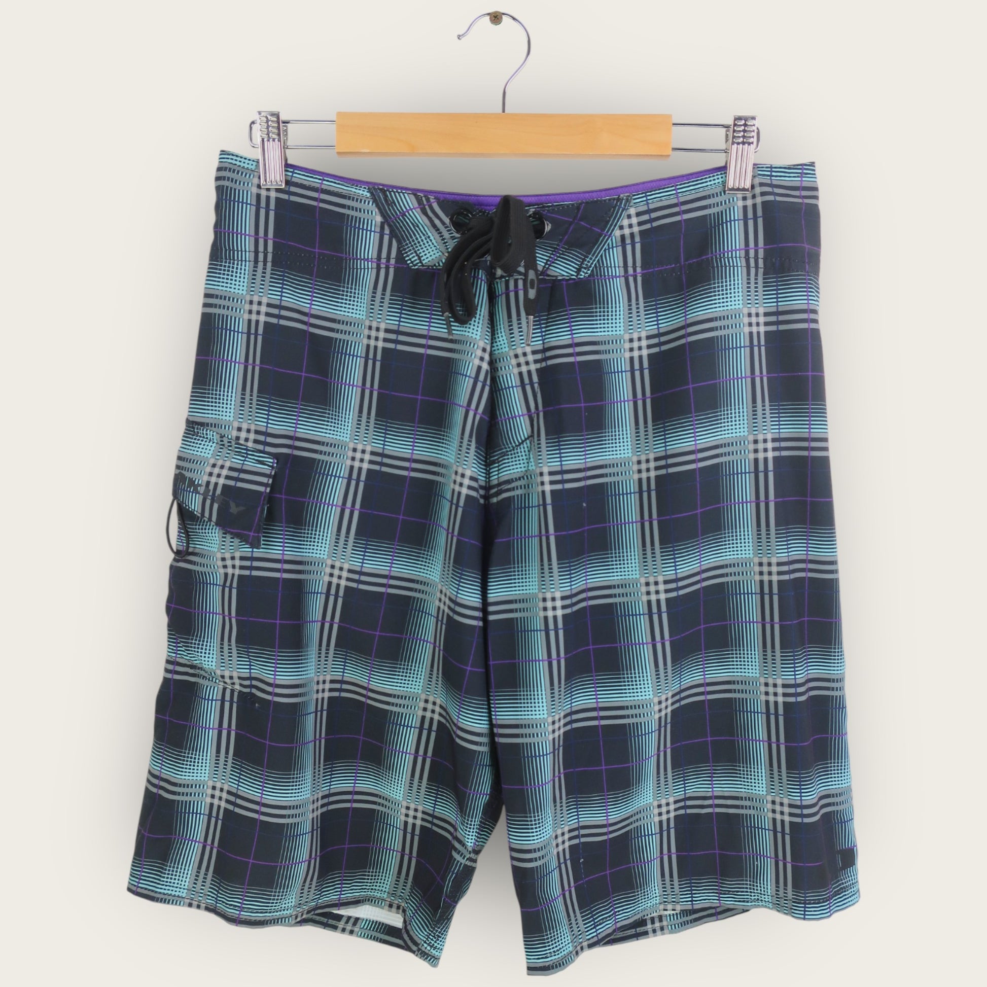 VINTAGE OAKLEY BOARD SHORTS - 32"