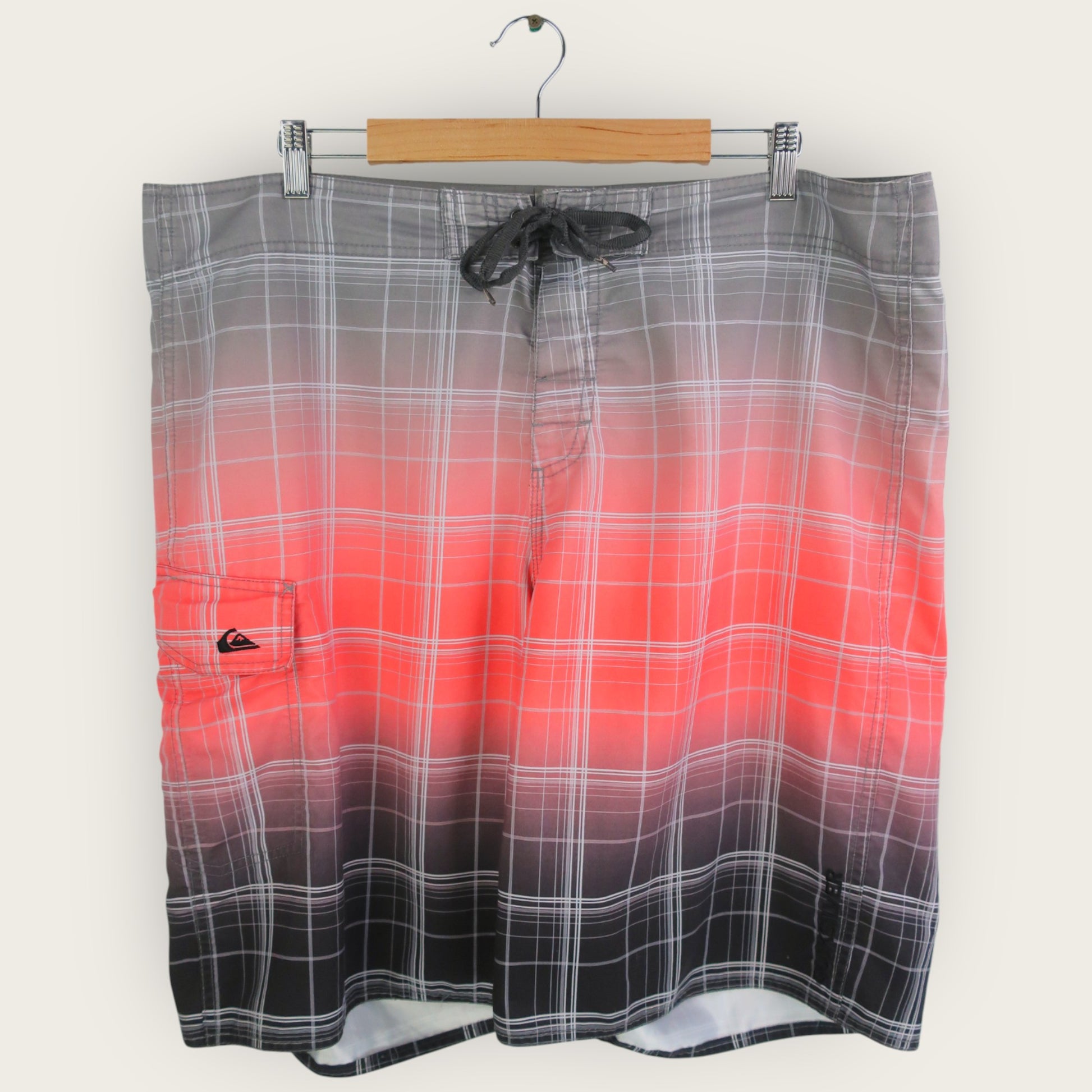 VINTAGE QUIKSILVER BOARD SHORTS - 40"