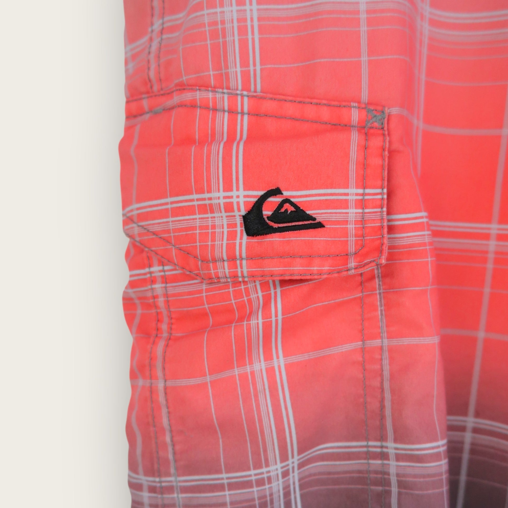 VINTAGE QUIKSILVER BOARD SHORTS - 40"