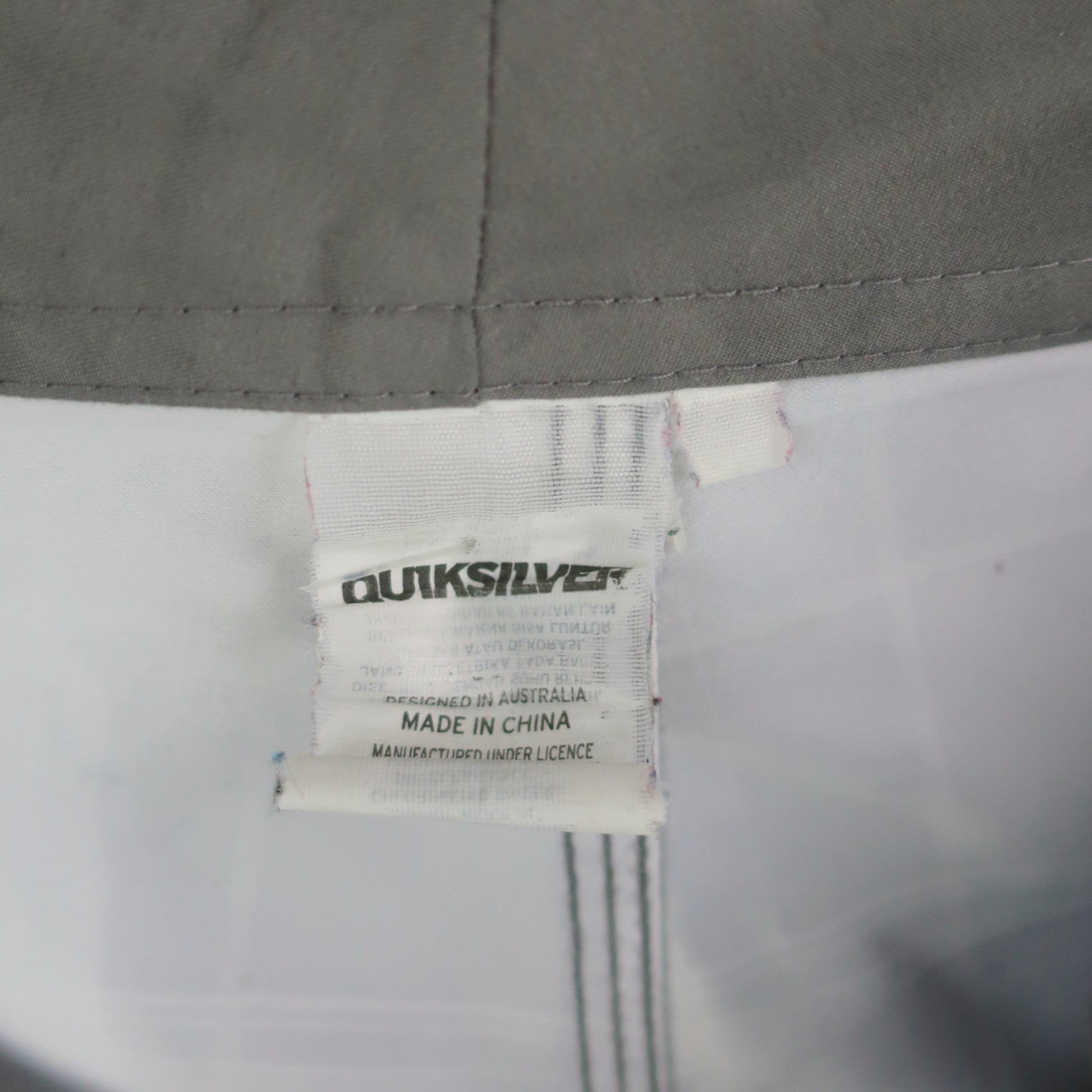 VINTAGE QUIKSILVER BOARD SHORTS - 40"