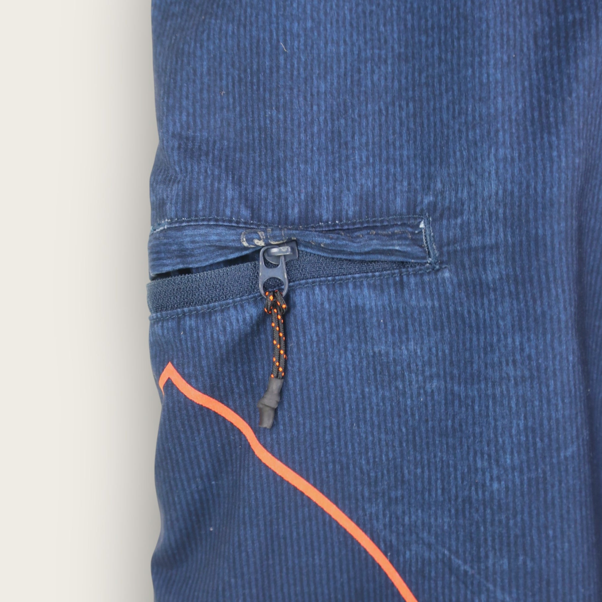 VINTAGE QUIKSILVER BOARD SHORTS - 38"