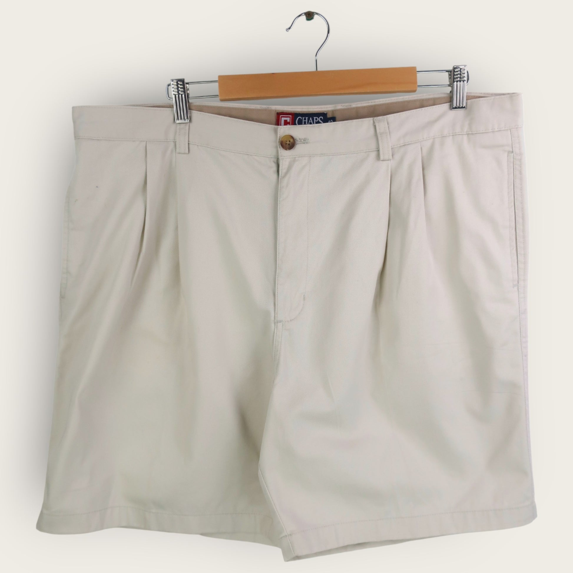 VINTAGE CHAPS PLEATED CHINO SHORTS - 40"