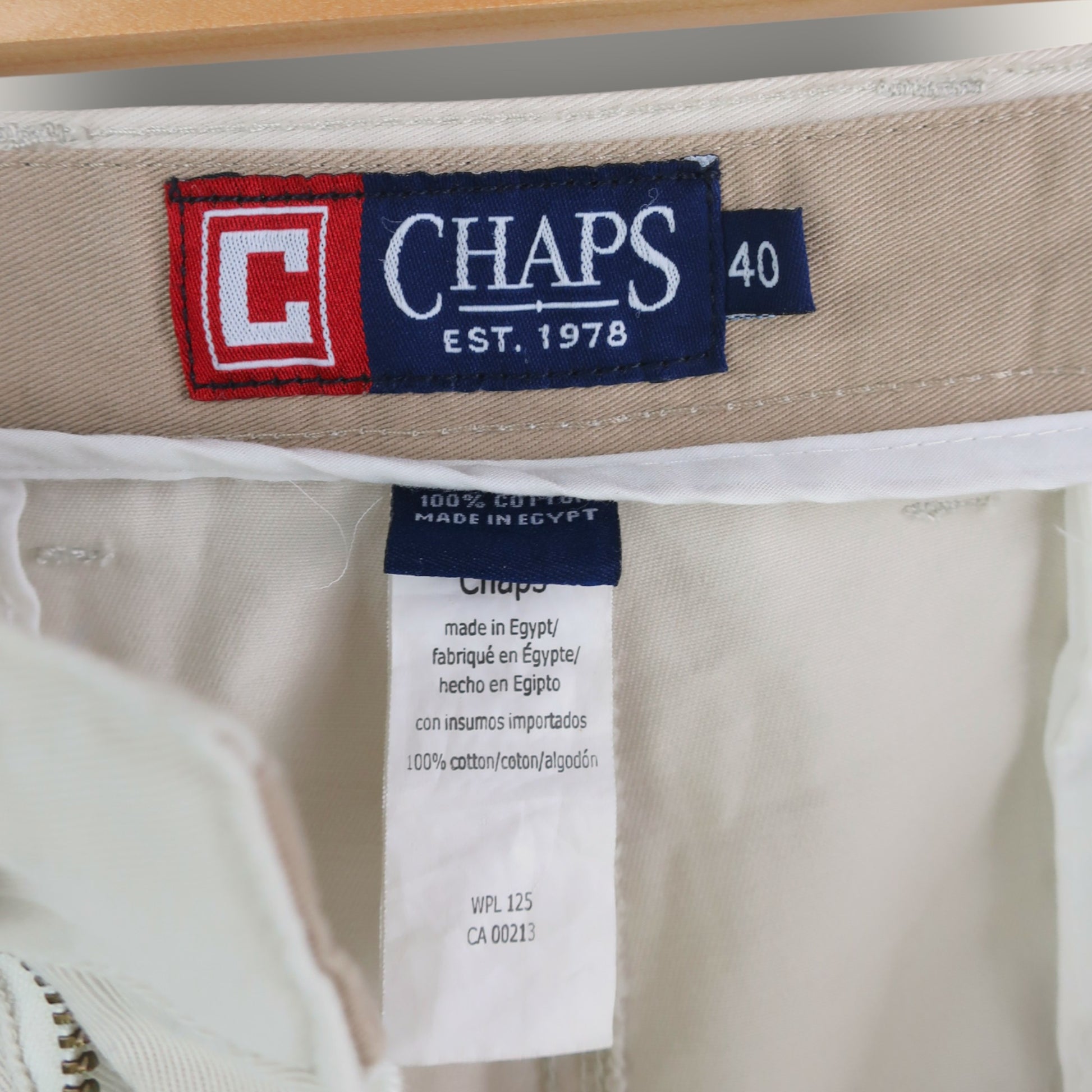 VINTAGE CHAPS PLEATED CHINO SHORTS - 40"
