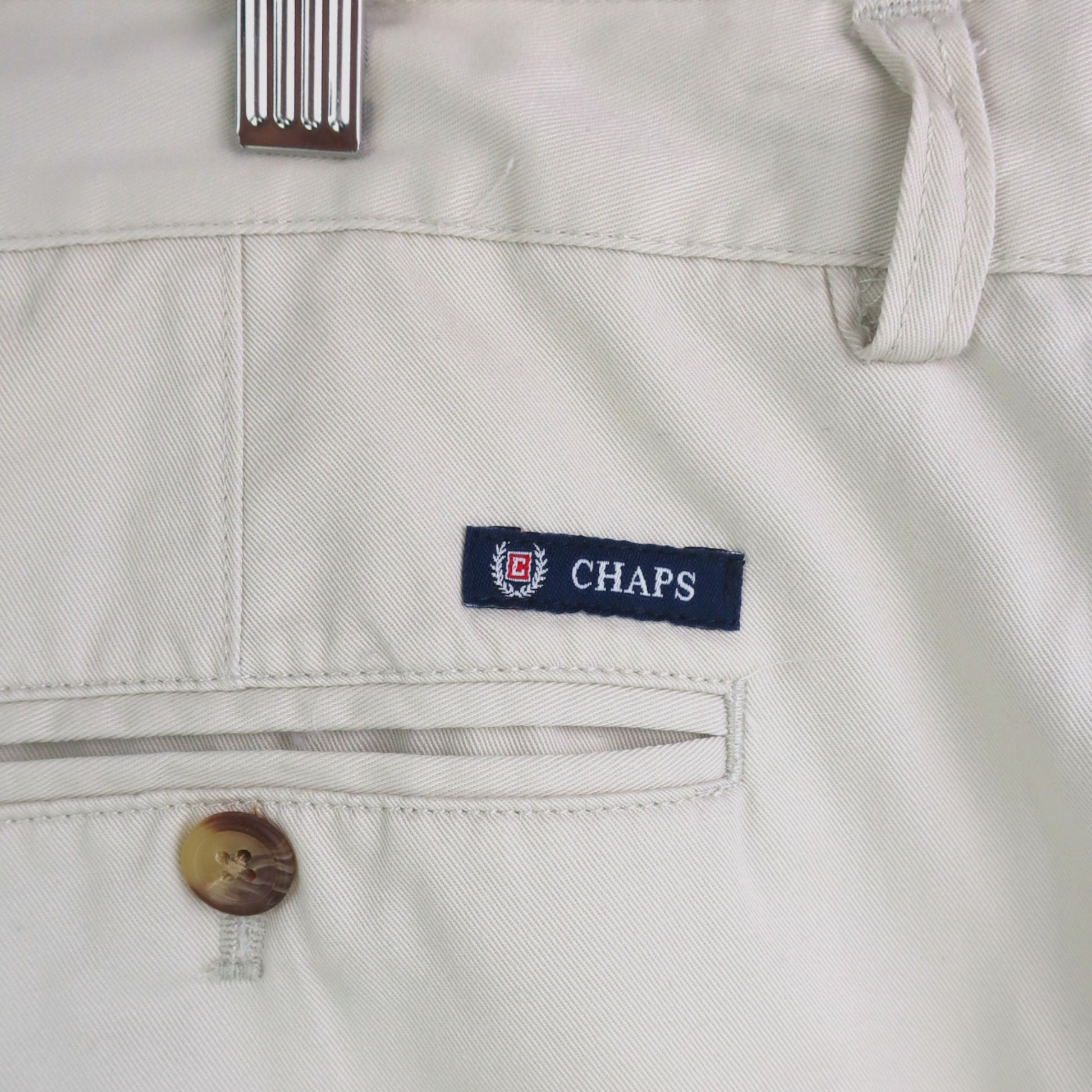 VINTAGE CHAPS PLEATED CHINO SHORTS - 40"