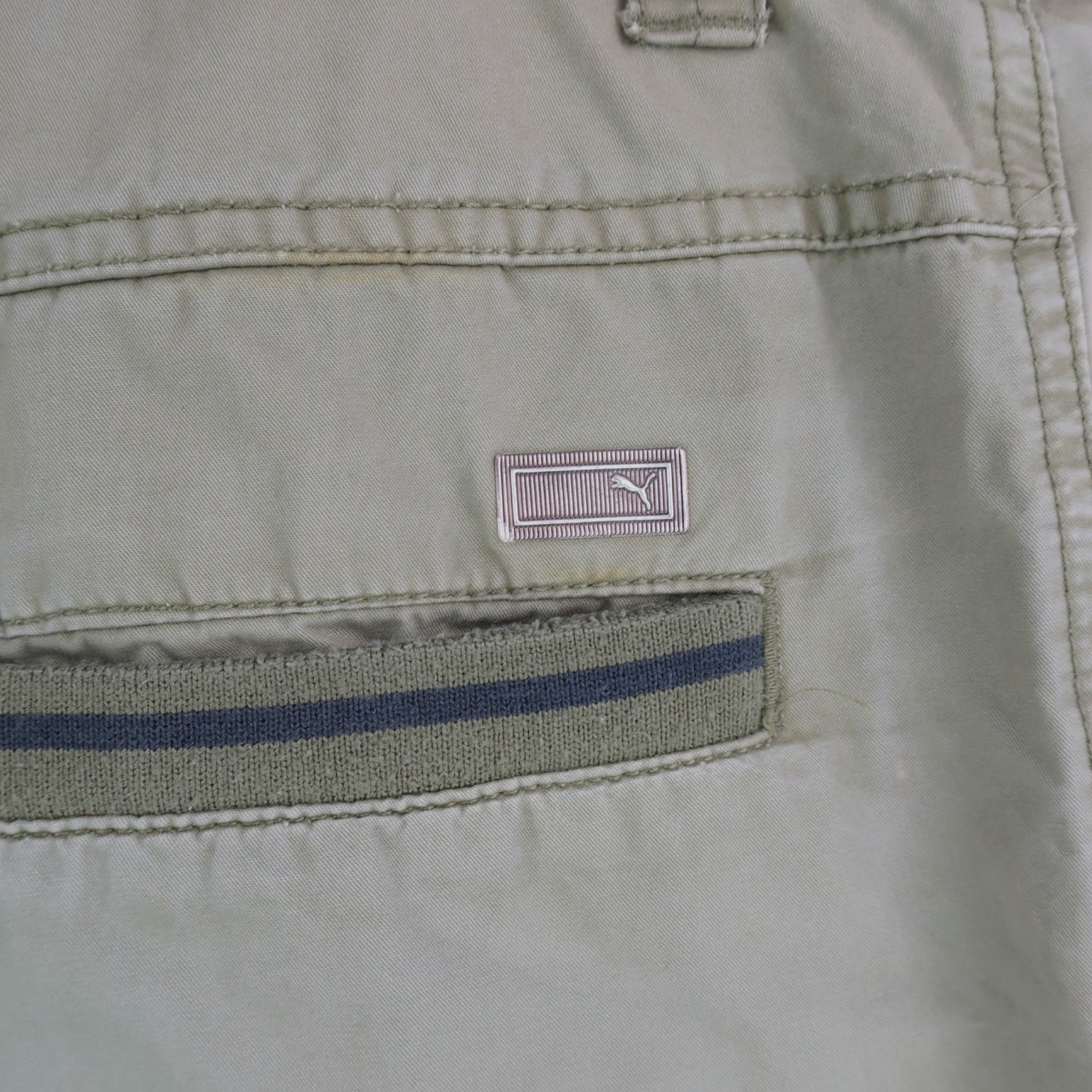 VINTAGE PUMA SHORTS - L