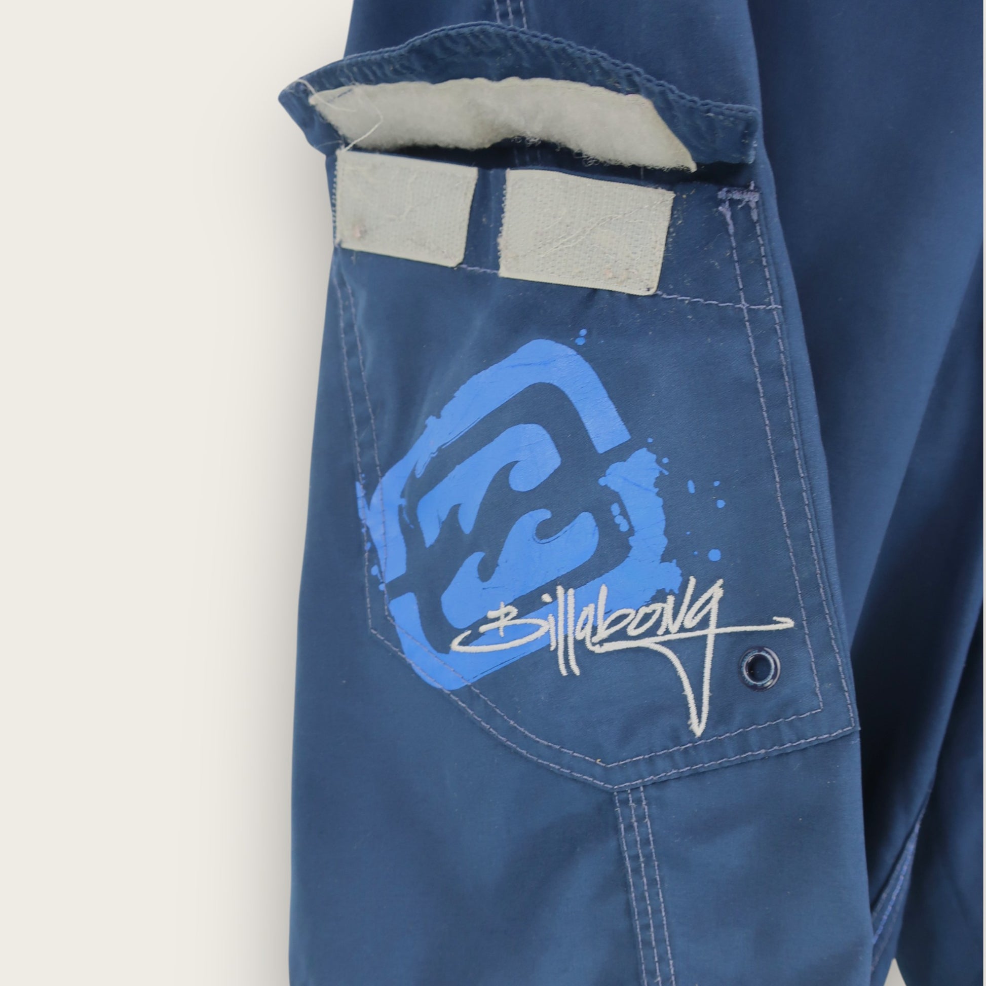 VINTAGE BILLABONG BOARD SHORTS - 32"