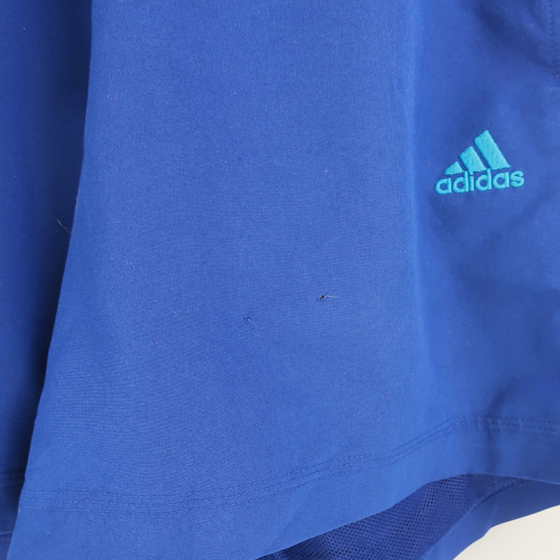 VINTAGE ADIDAS SHORTS - M