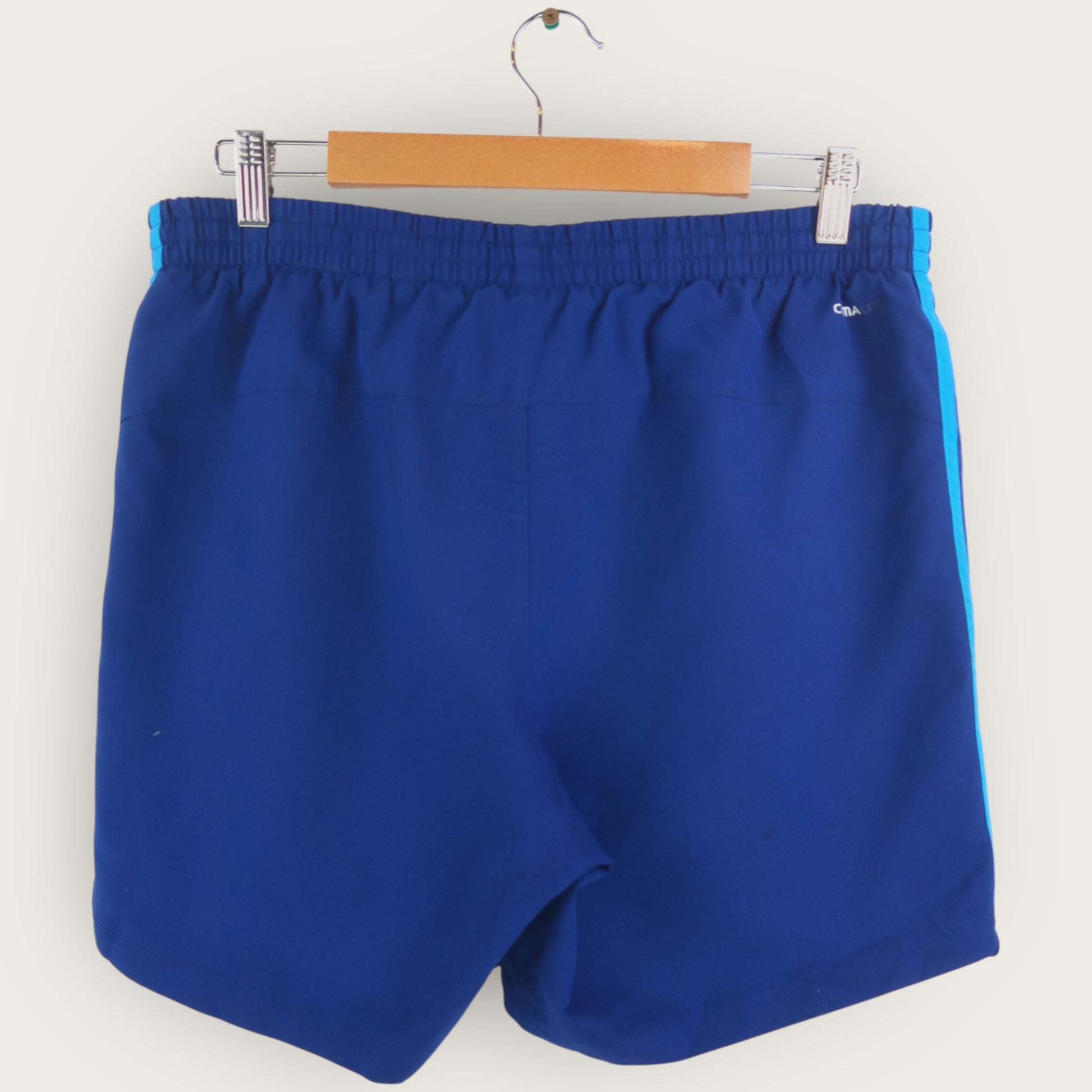 VINTAGE ADIDAS SHORTS - M