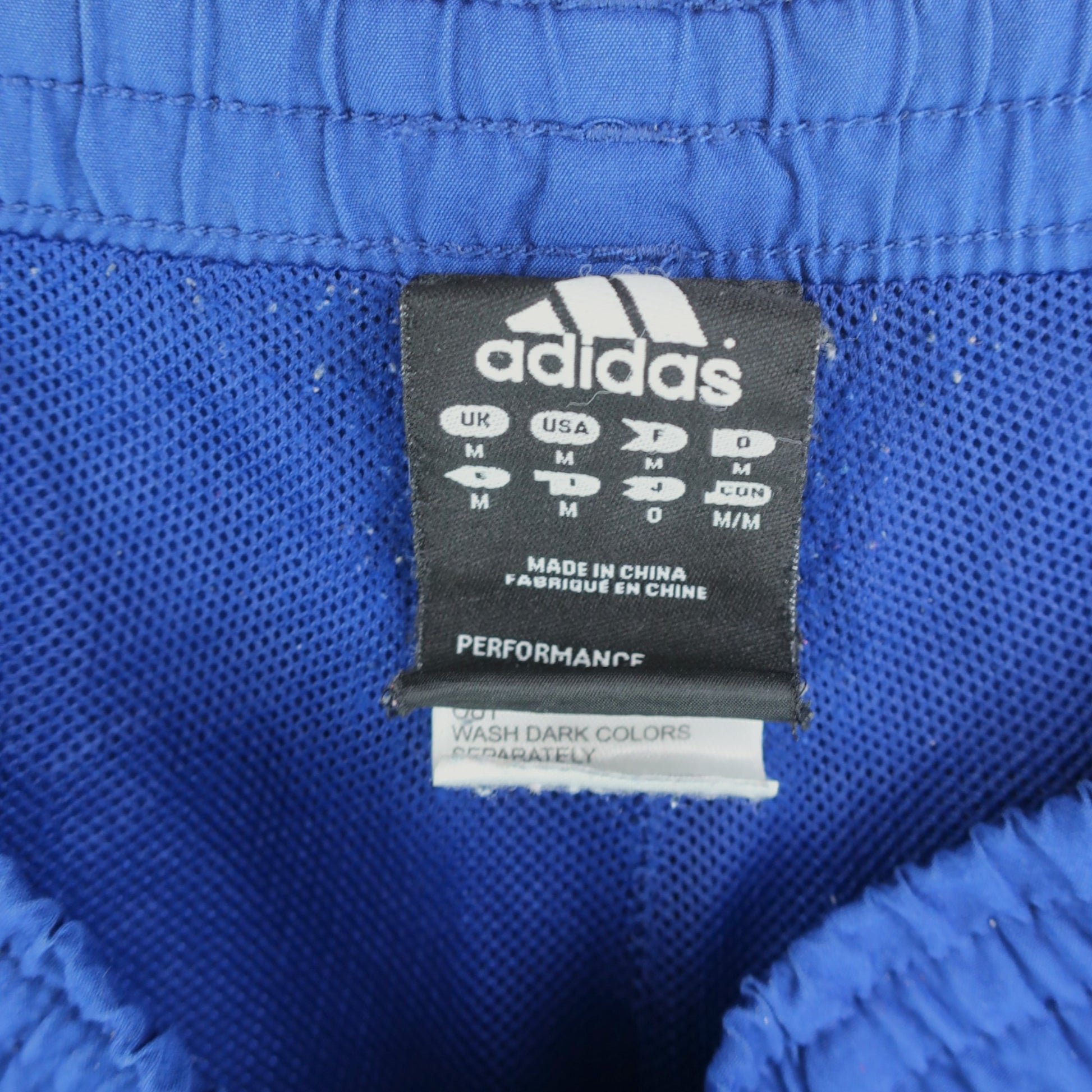VINTAGE ADIDAS SHORTS - M