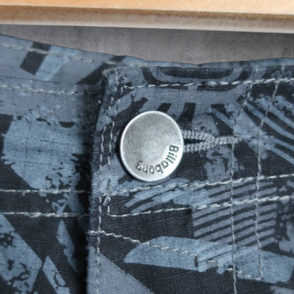 VINTAGE BILLABONG CARGO SHORTS - 38"