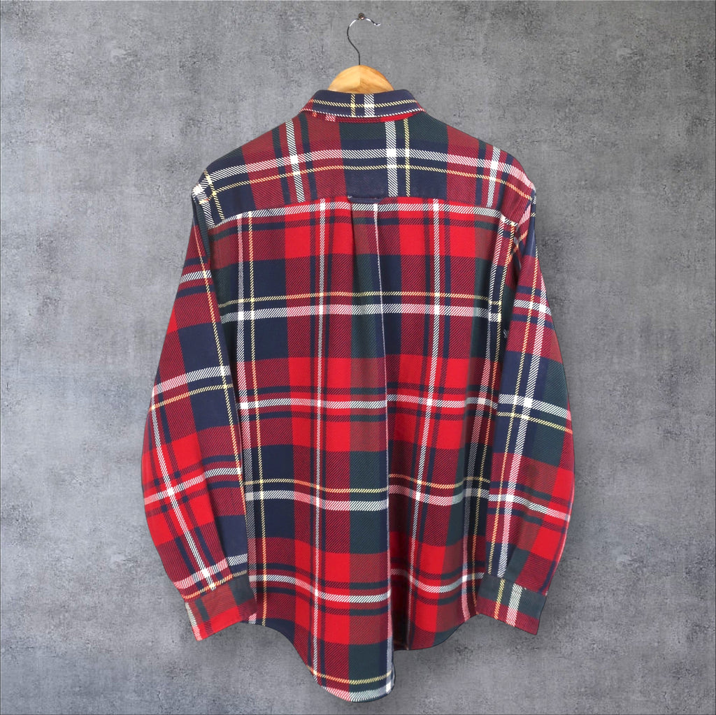 VINTAGE LONG-SLEEVE NAUTICA PLAID BUTTON-UP SHIRT - M