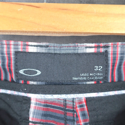 VINTAGE OAKLEY SHORTS - 32"