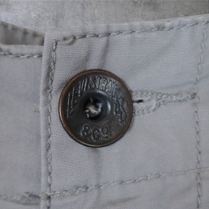 VINTAGE LEVI'S CARGO SHORTS - 34"
