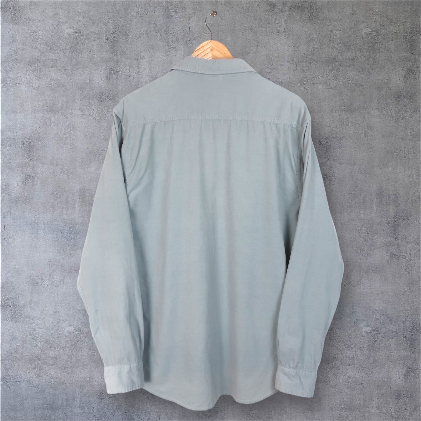 LONG-SLEEVE INSIGHT BUTTON-UP SHIRT - L