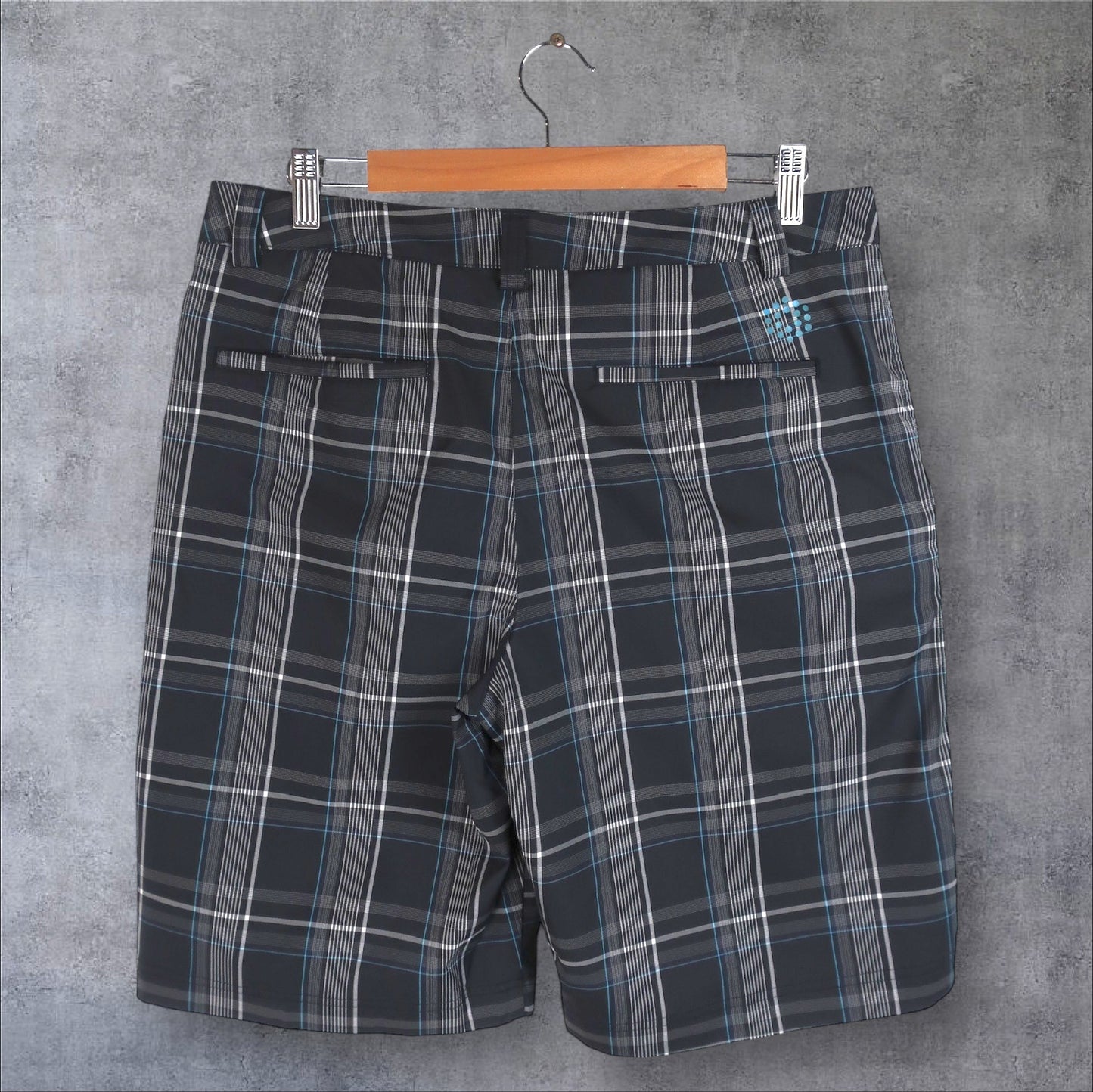 VINTAGE PUMA SHORTS - 32"