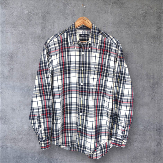 VINTAGE LONG-SLEEVE NAUTICA BUTTON-UP SHIRT - M