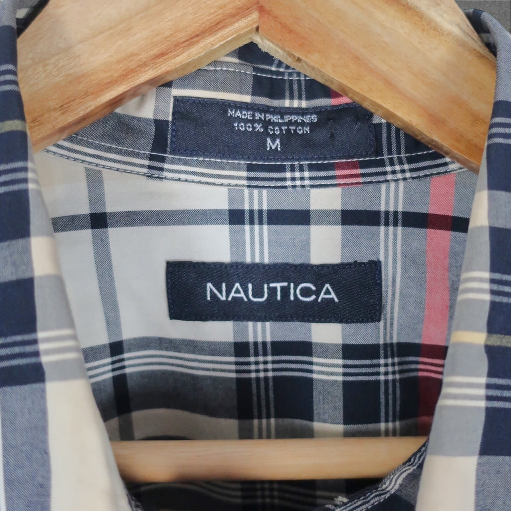 VINTAGE LONG-SLEEVE NAUTICA BUTTON-UP SHIRT - M
