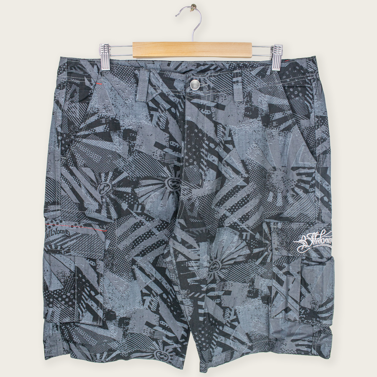 VINTAGE BILLABONG CARGO SHORTS - 38"