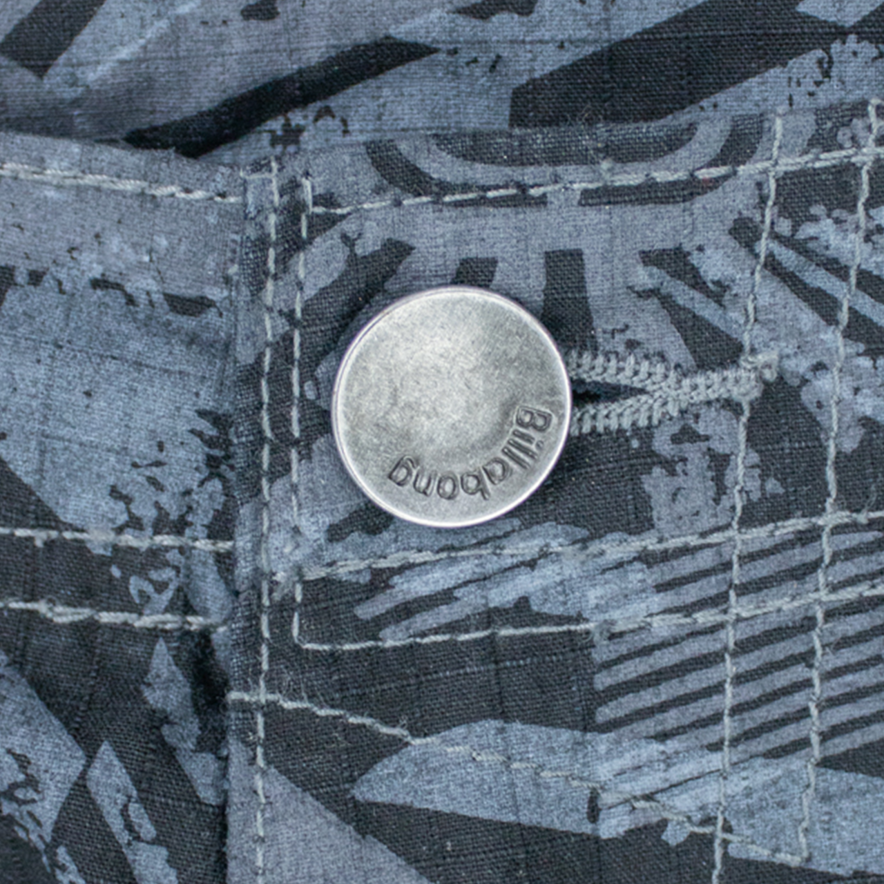 VINTAGE BILLABONG CARGO SHORTS - 38"