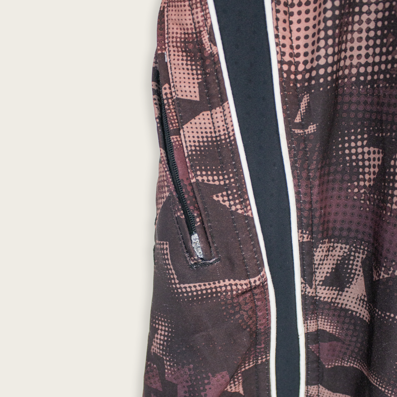 VINTAGE O'NEILL BOARD SHORTS - 36"